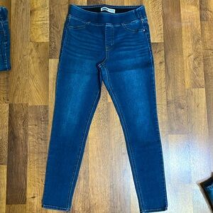 Old Navy Supet skinny Rockstar jeggings size 10